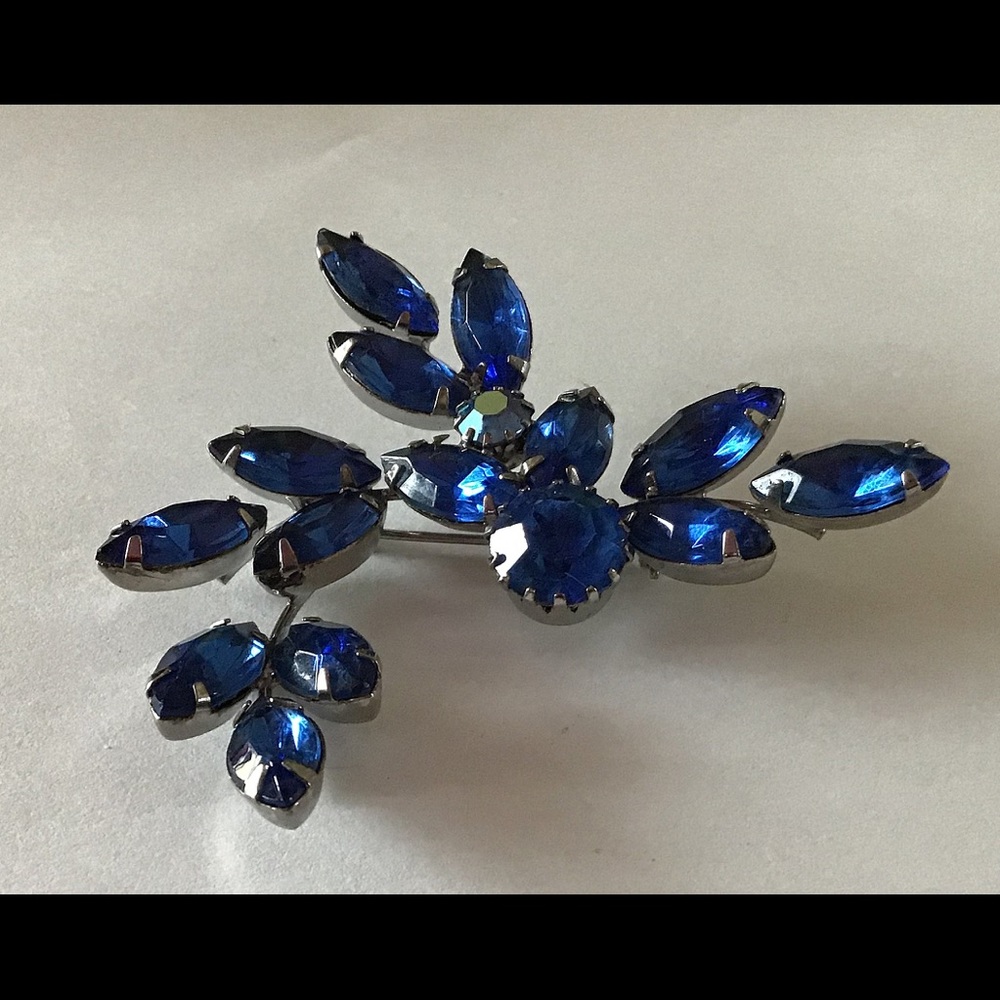 Vintage blue crystal pin or brooch 2 1/2”